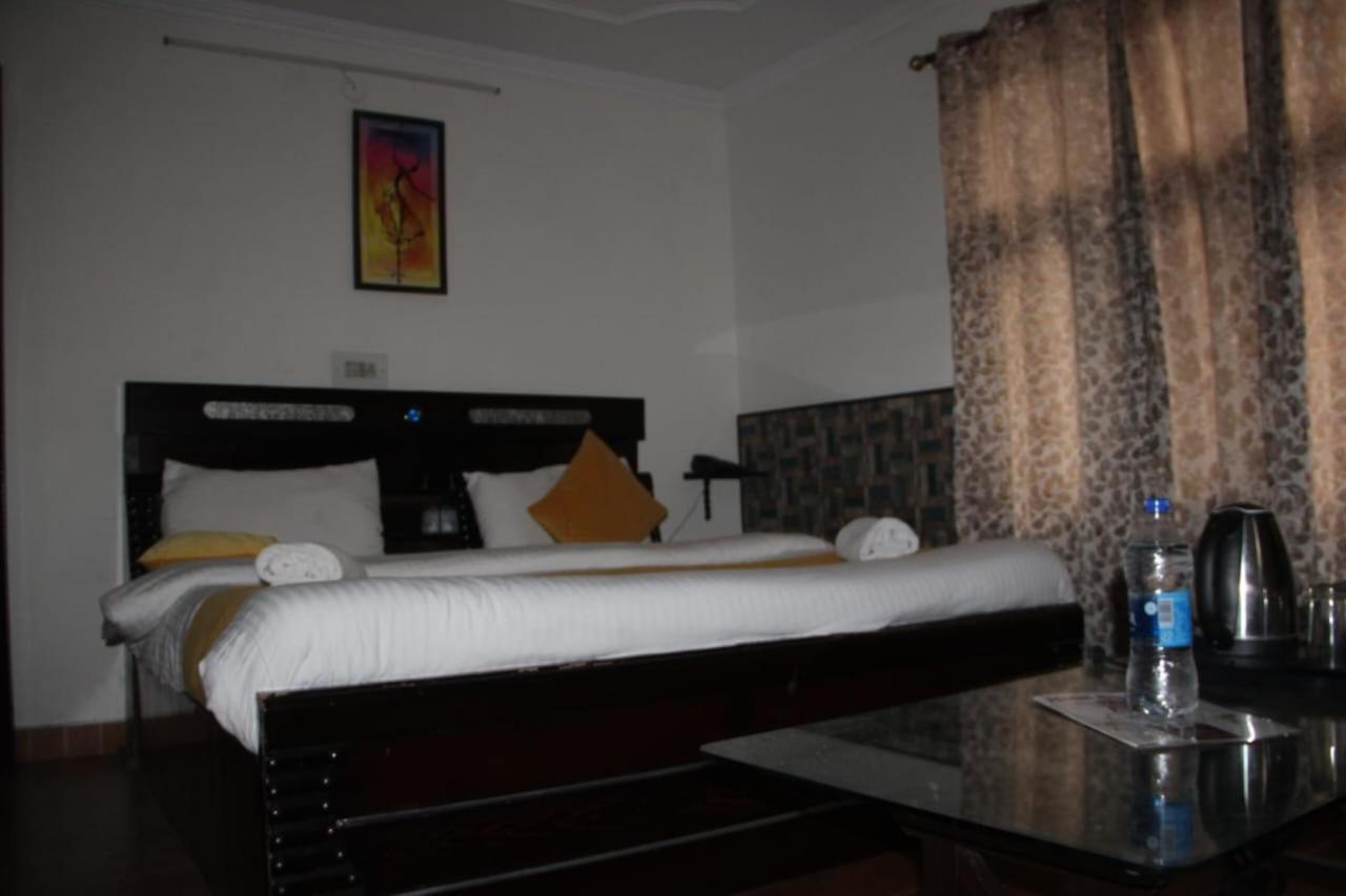 Hotel Stay Well Banikhet Exterior photo